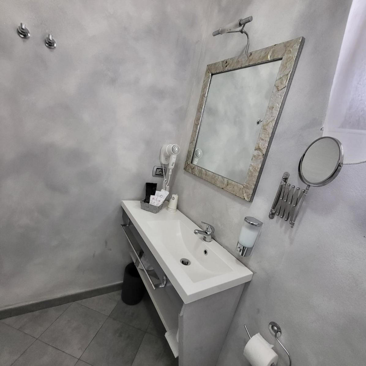 Illuvia 2 Affitta Camere Cornaredo Exterior photo
